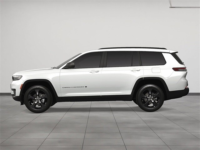 2025 Jeep Grand Cherokee Altitude photo 3