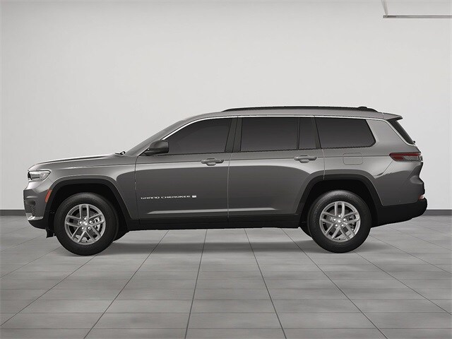 2025 Jeep Grand Cherokee Laredo photo 3