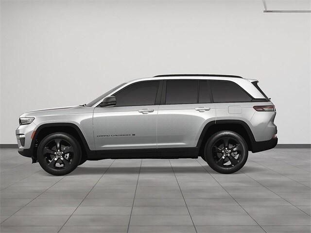 2025 Jeep Grand Cherokee Limited photo 3