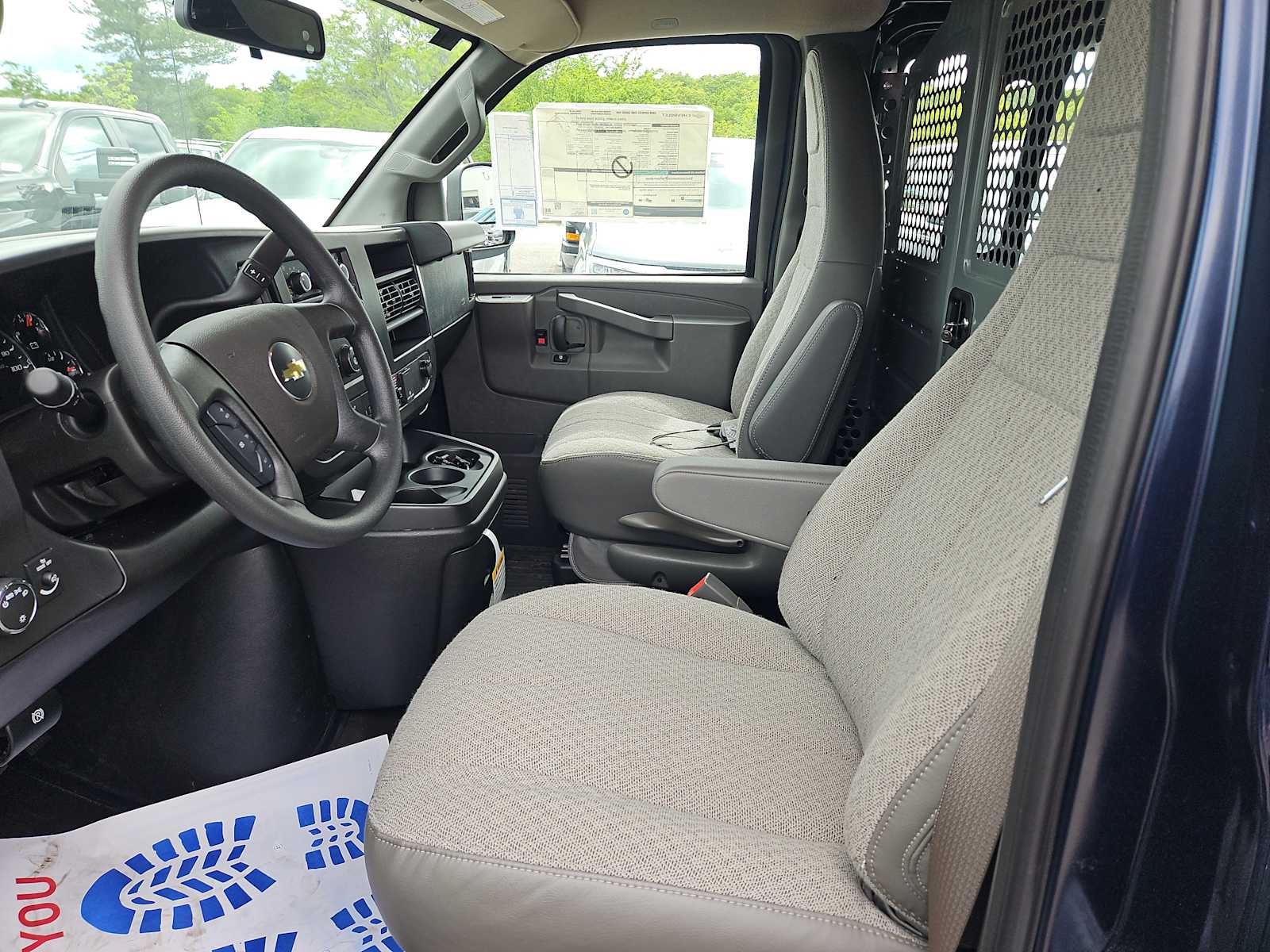 2026 Chevrolet Express Cargo Work Van - Photo 7