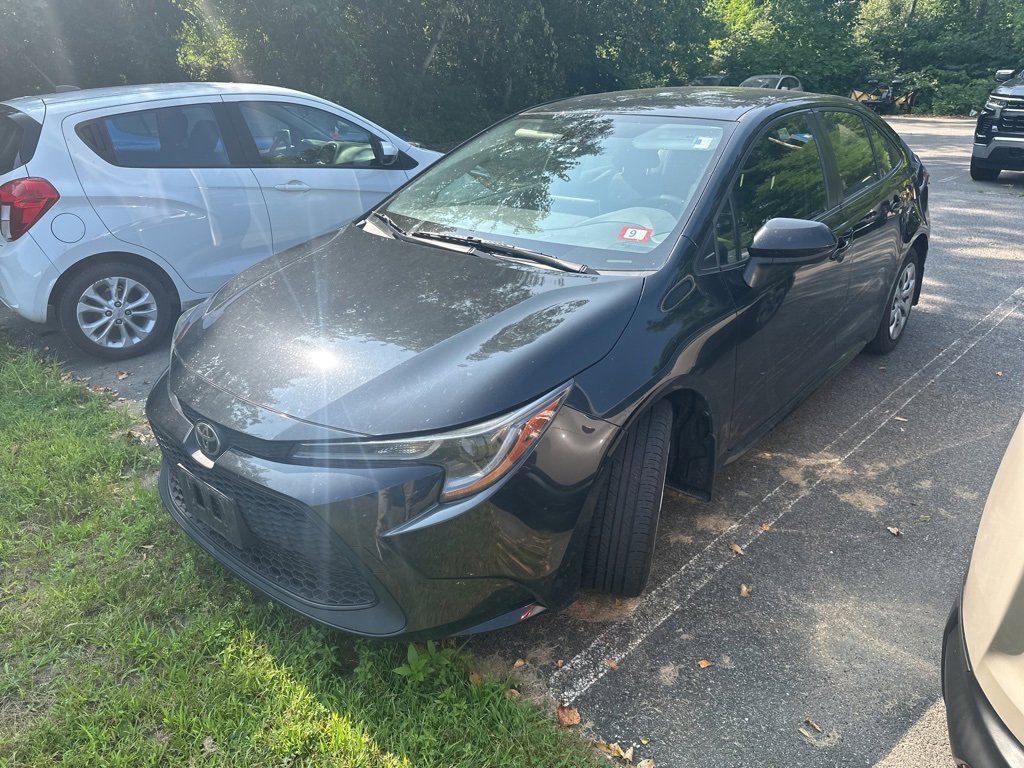 Used 2021 Toyota Corolla LE with VIN JTDEPMAE8MJ128702 for sale in Northfield, Minnesota