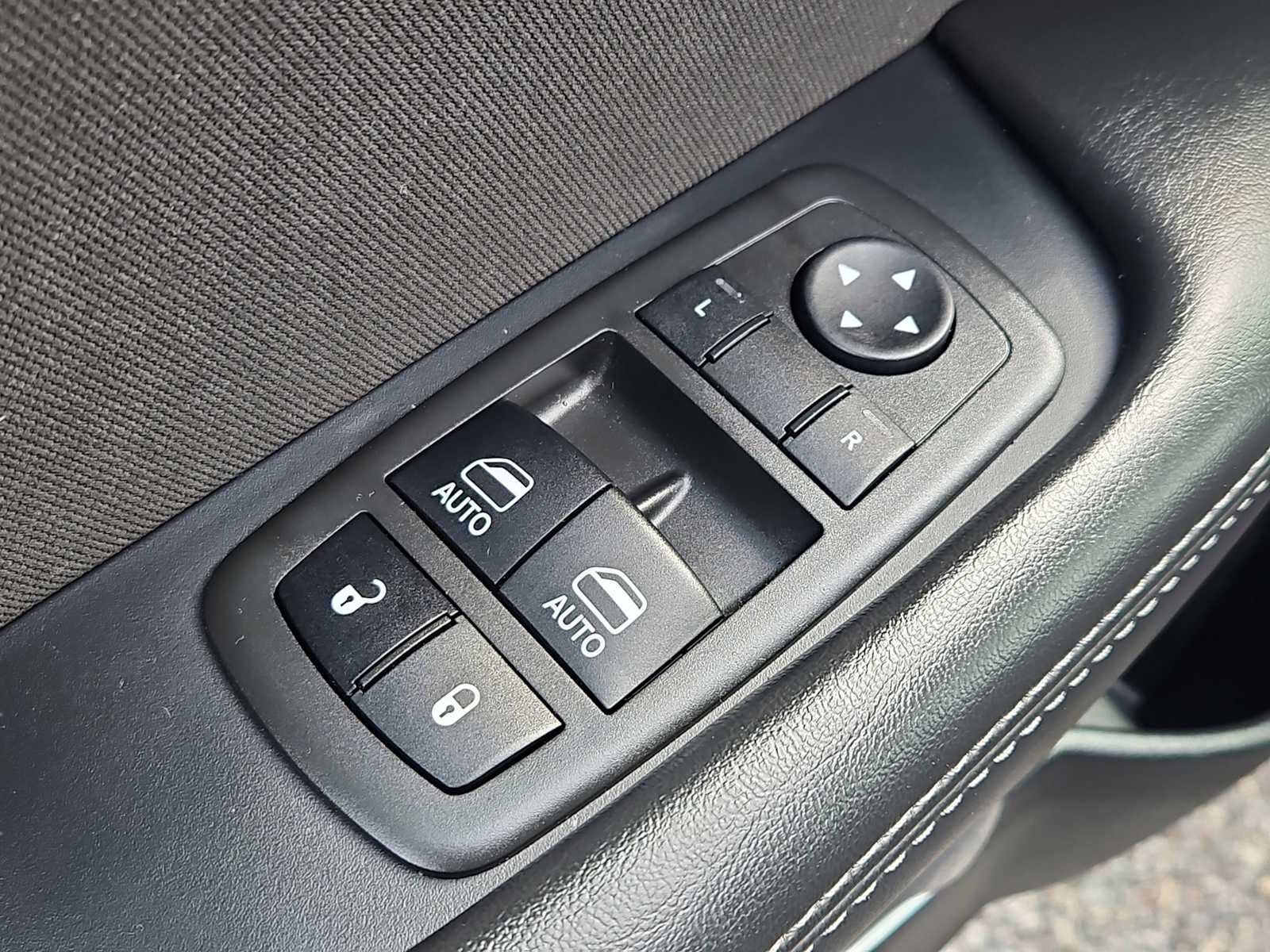 2022 Dodge Challenger R/T - Photo 25
