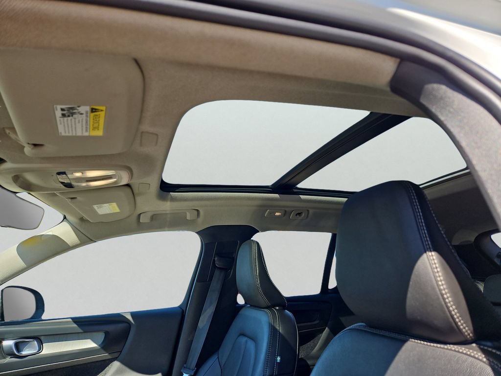 2024 Volvo XC40 Plus - Photo 15