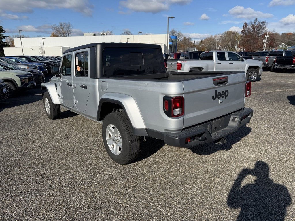 2023 Jeep Gladiator Sport S photo 3