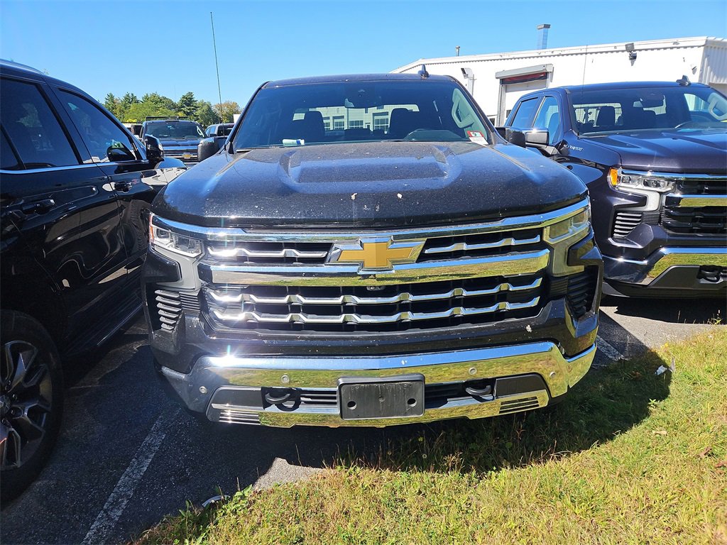 2023 Chevrolet Silverado 1500 LTZ photo 2