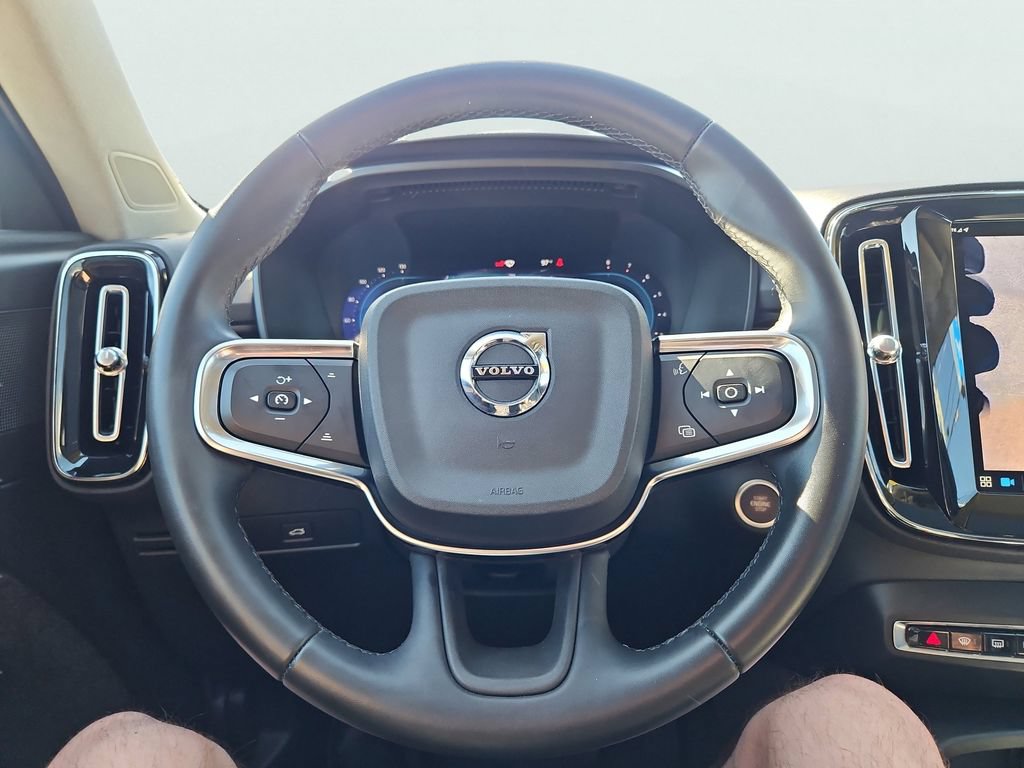 2024 Volvo XC40 Plus - Photo 32