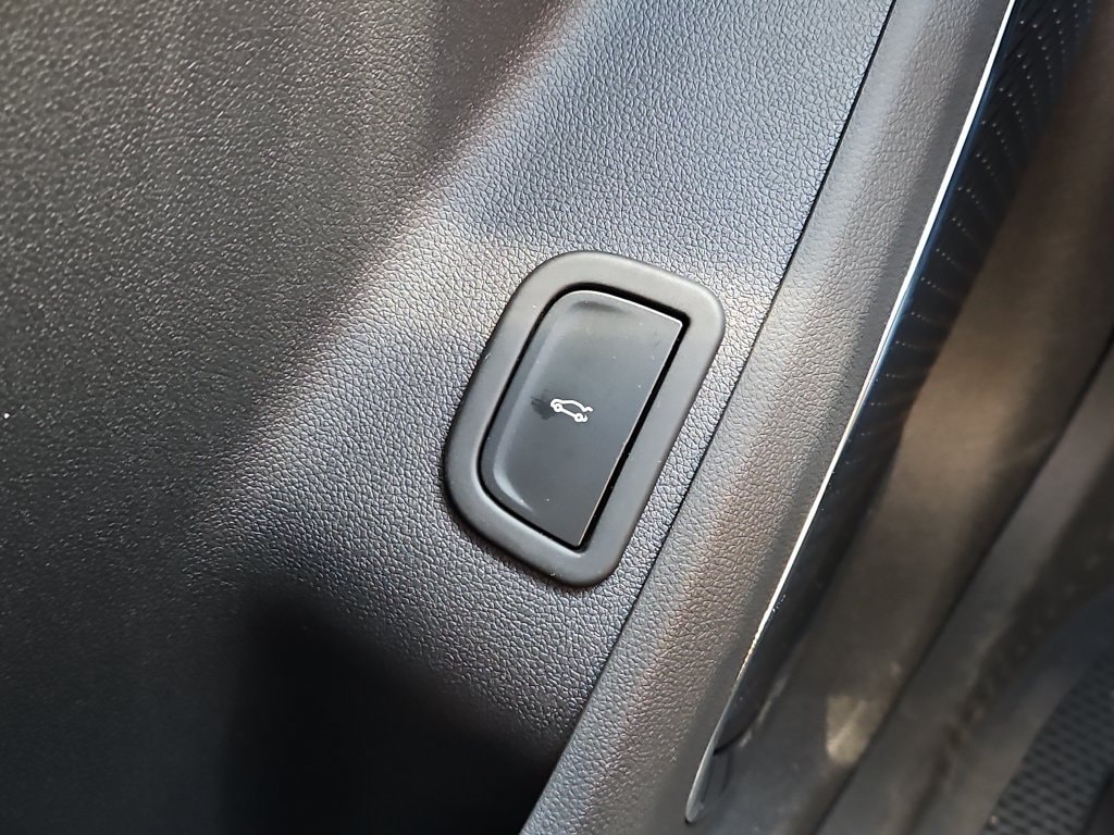 2027 Chevrolet Traverse Z71 - Photo 14