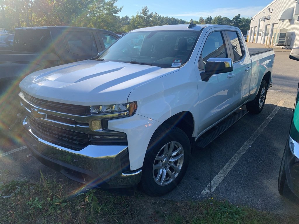 2019 Chevrolet Silverado 1500 LT photo 2