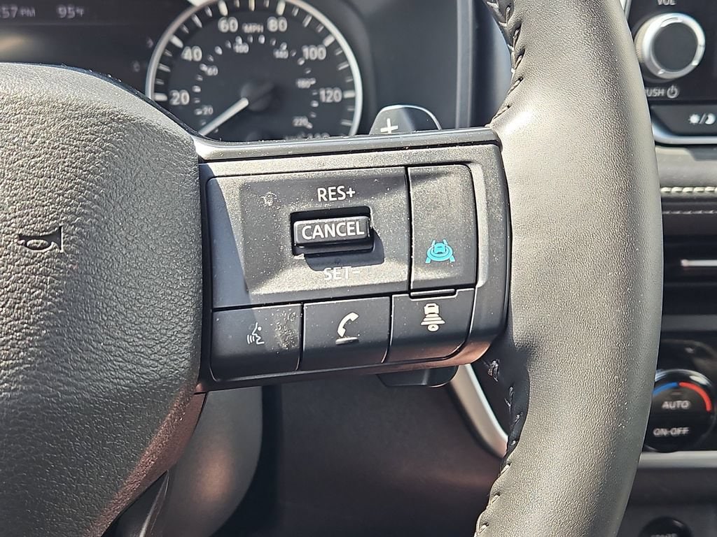 2025 Nissan Rogue SV - Photo 24