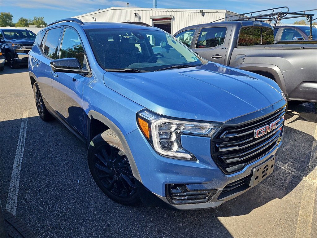 2024 Gmc Terrain SLT photo 2