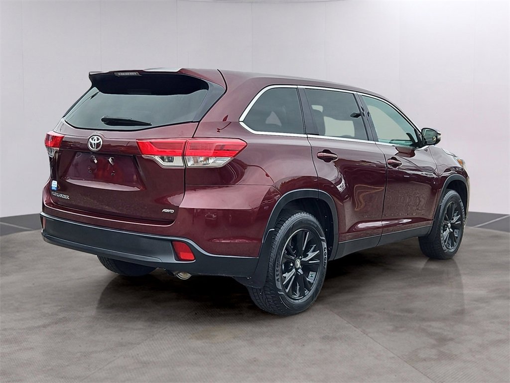 2019 Toyota Highlander LE photo 4