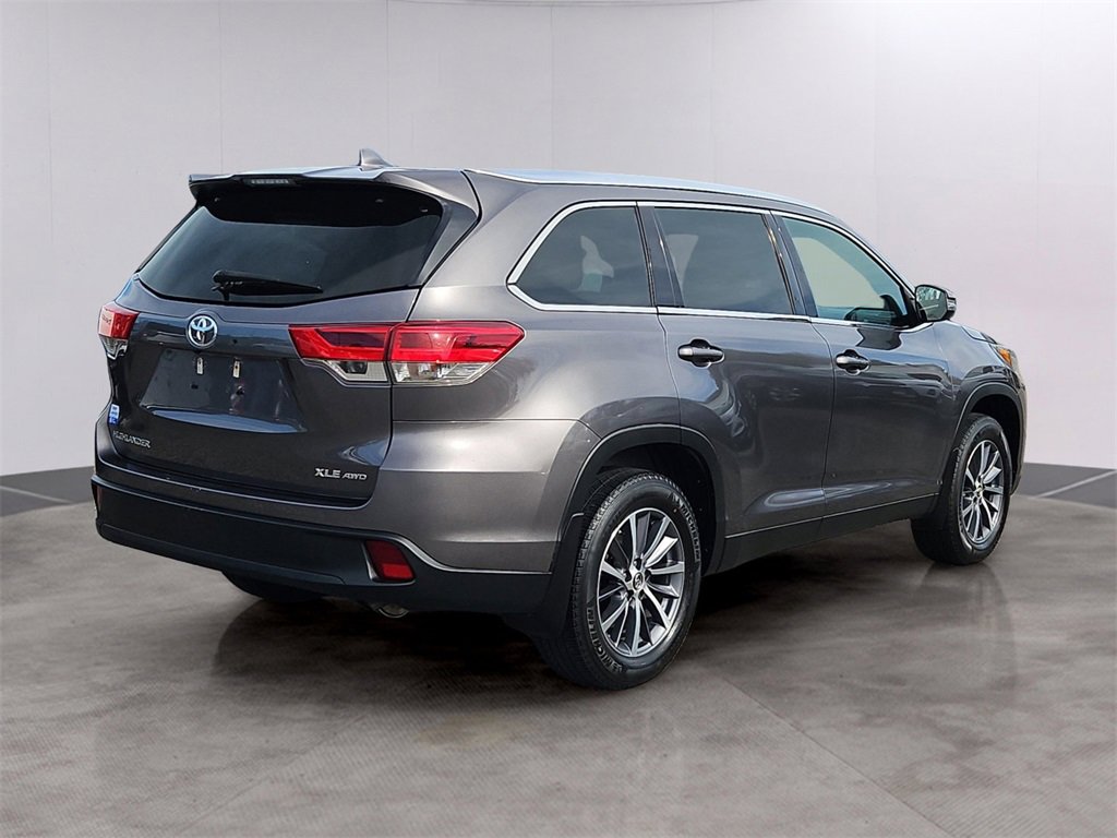 2019 Toyota Highlander SE photo 4