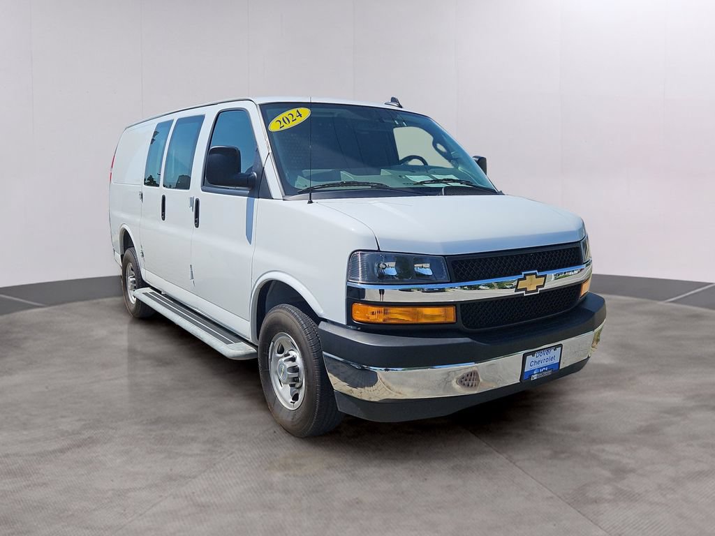 2024 Chevrolet Express Cargo Work Van - Photo 3