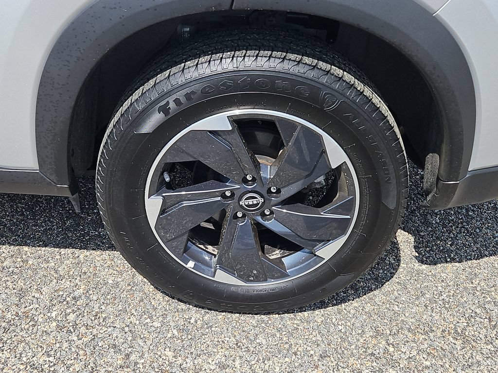 2025 Nissan Rogue SV - Photo 8