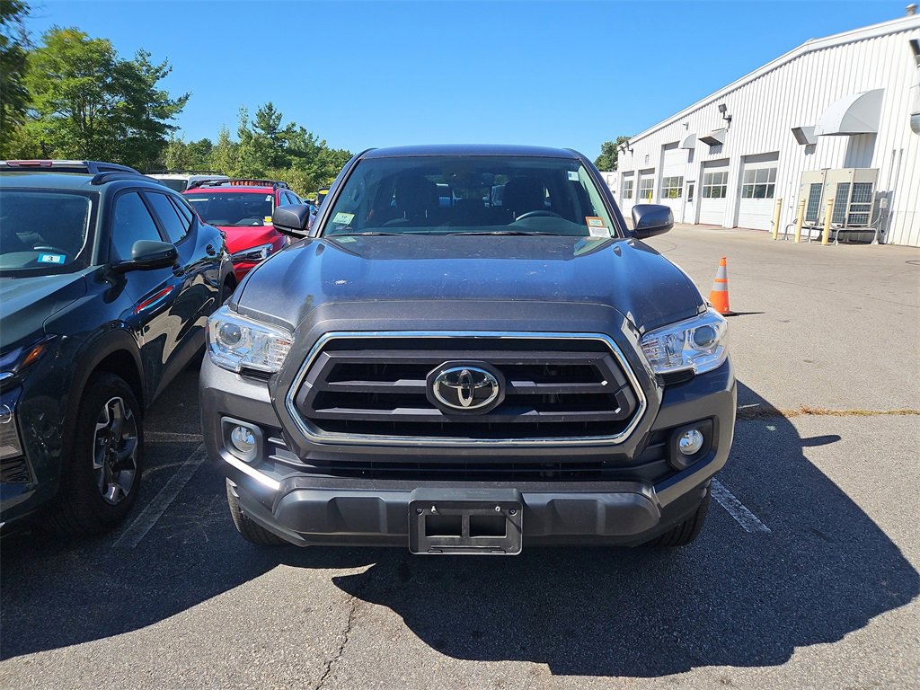 2022 Toyota Tacoma SR5 Double Cab 4x4 SR photo 2