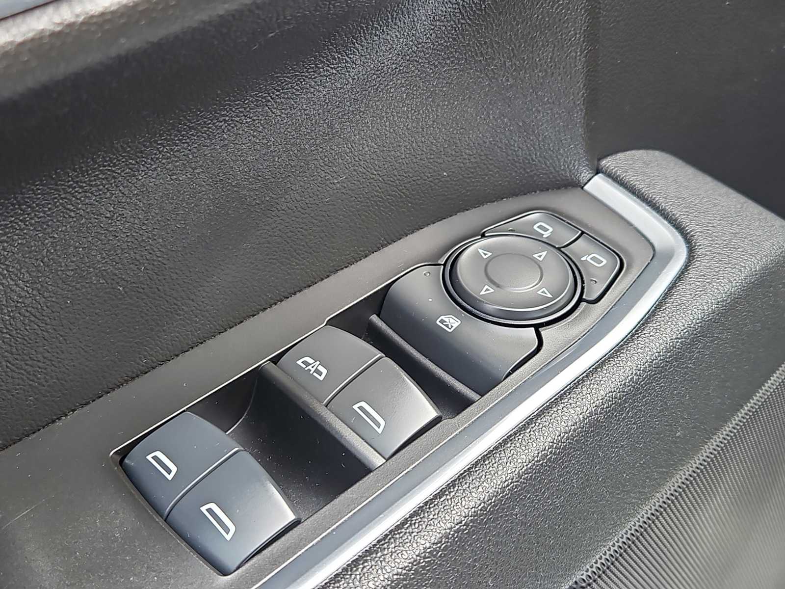 2025 Chevrolet Silverado 1500 LT - Photo 26