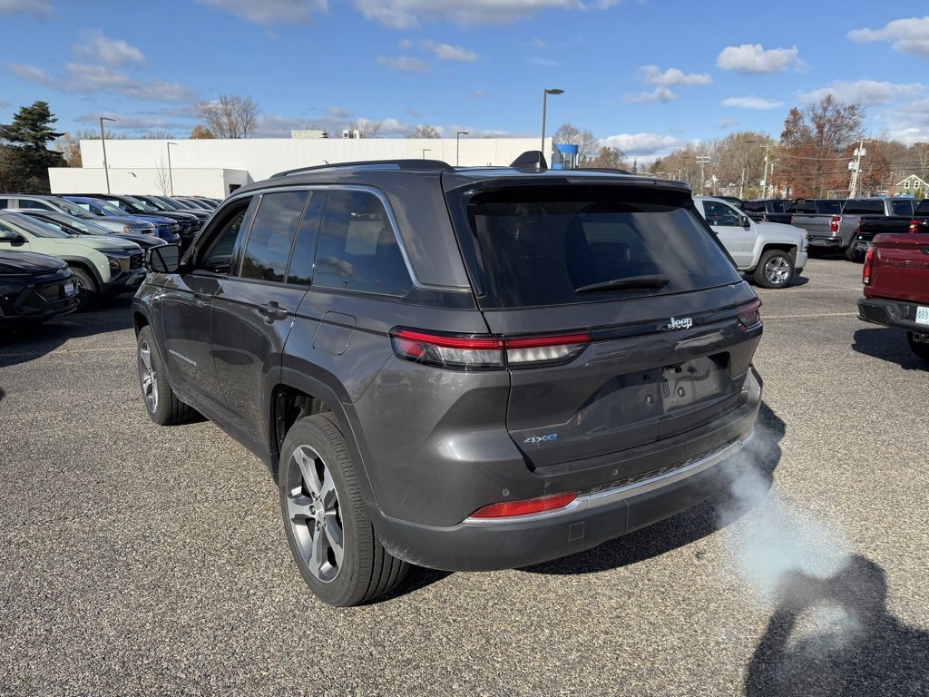 2023 Jeep Cherokee 4xe photo 2