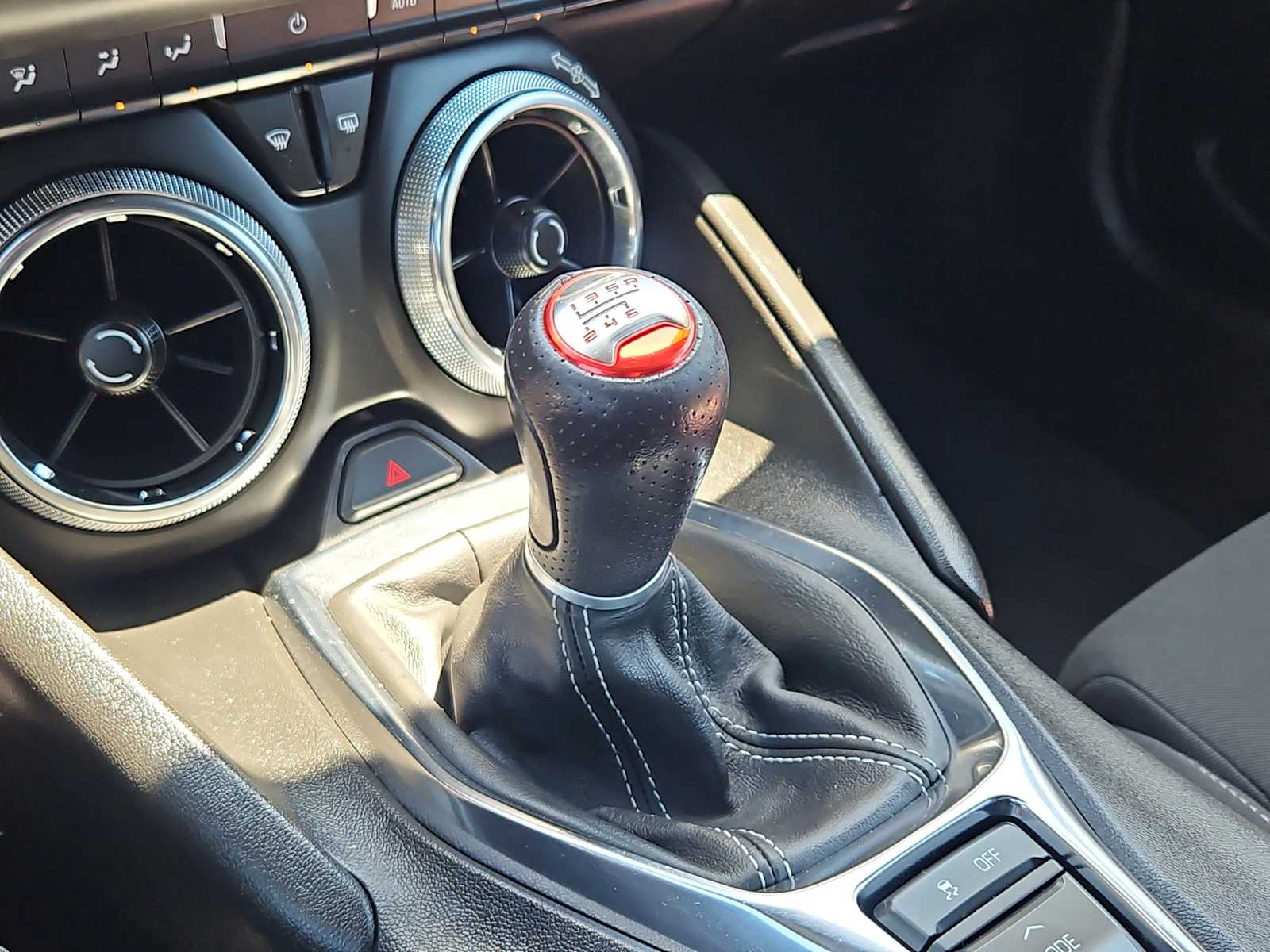2021 Chevrolet Camaro LT1 - Photo 24
