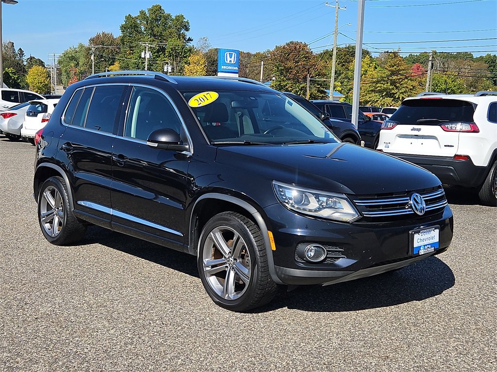 2017 Volkswagen Tiguan Sport photo 2