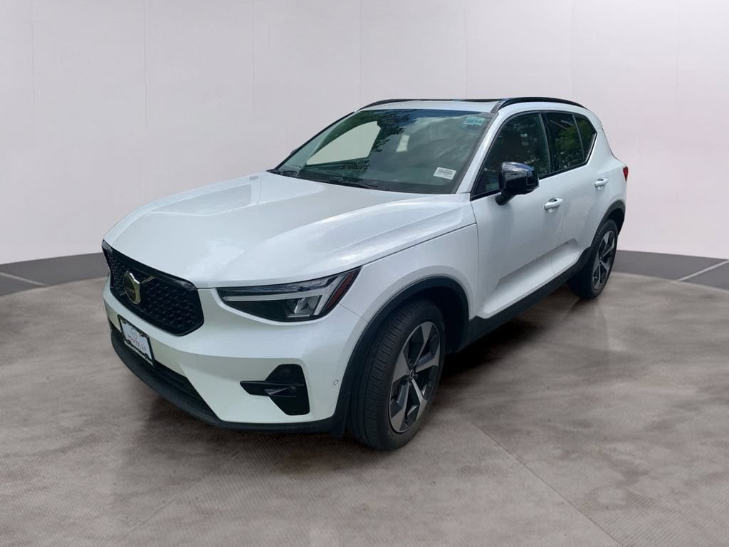 2024 Volvo XC40 Plus - Photo 38