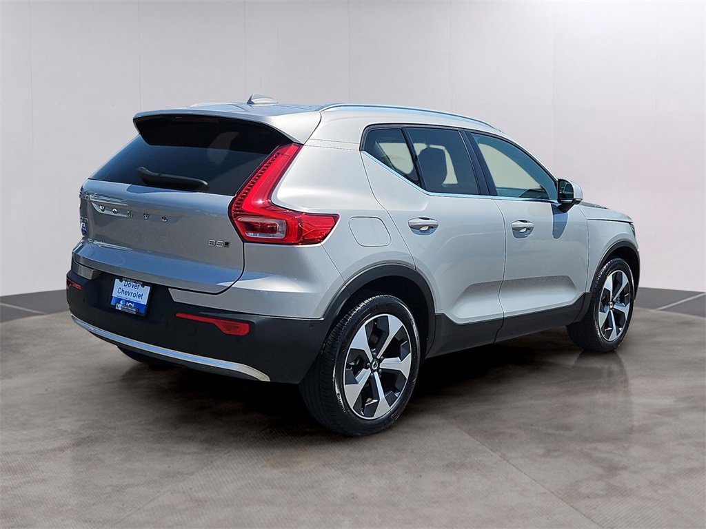 2025 Volvo XC40 Plus photo 4