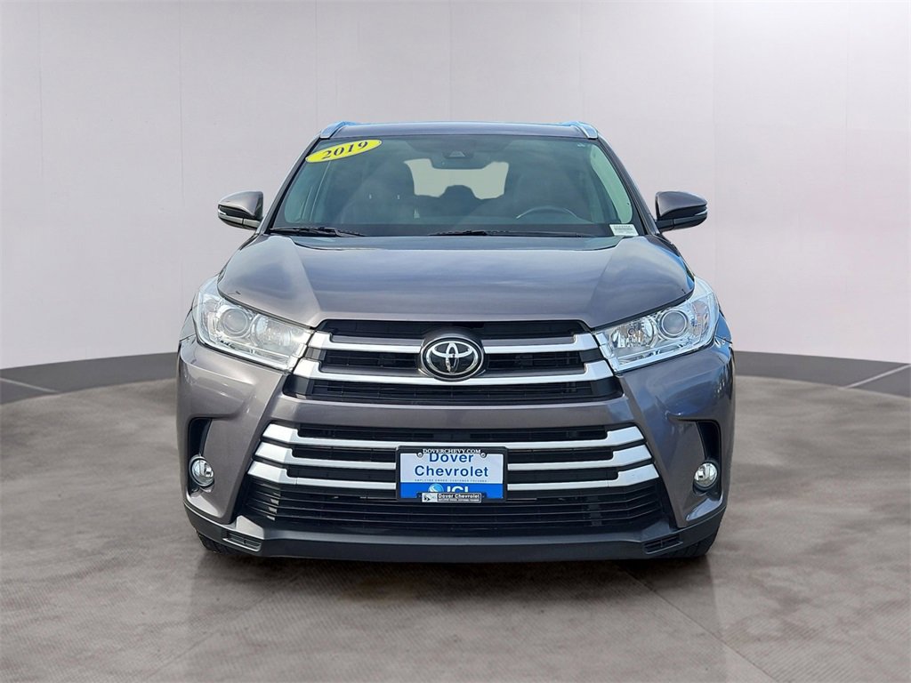 2019 Toyota Highlander SE photo 2