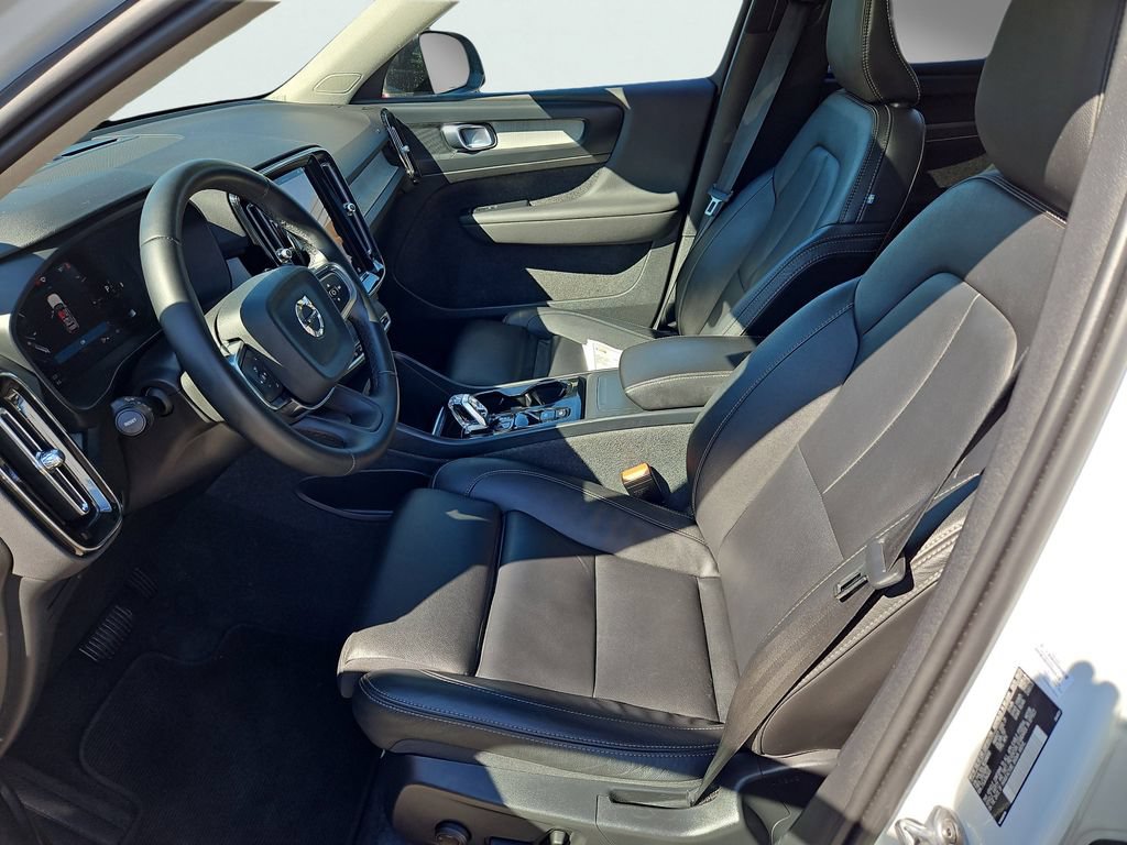 2024 Volvo XC40 Plus - Photo 34