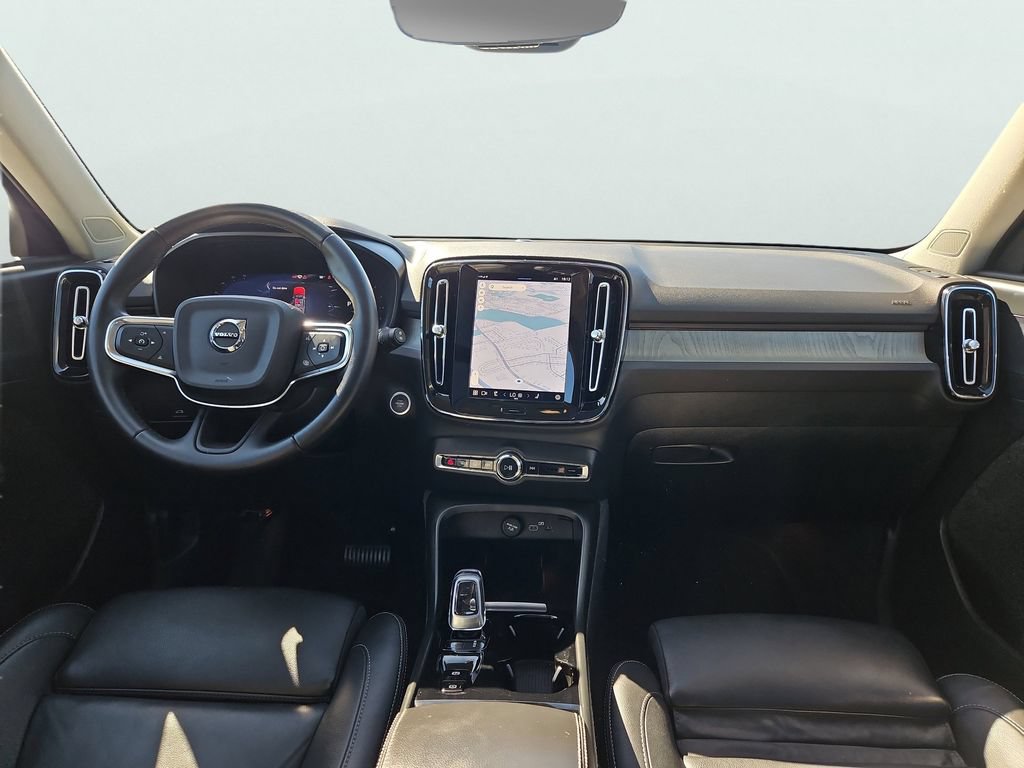 2024 Volvo XC40 Plus - Photo 11
