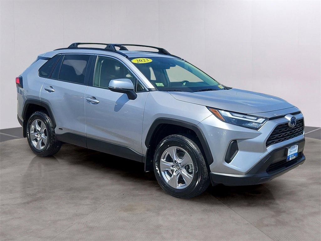 2023 Toyota RAV4 Hybrid XLE photo 3