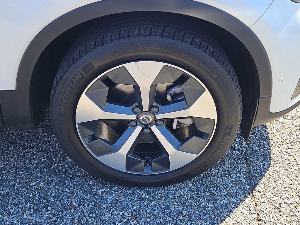 2024 Volvo XC40 Plus - Photo 10