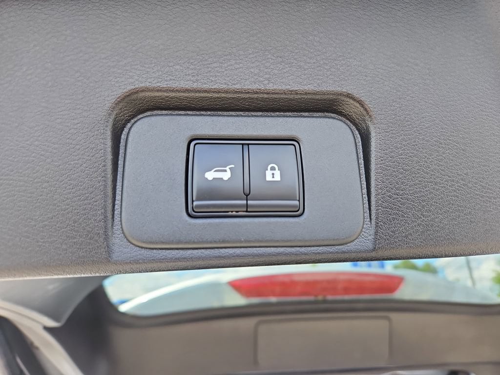 2025 Nissan Rogue SV - Photo 19