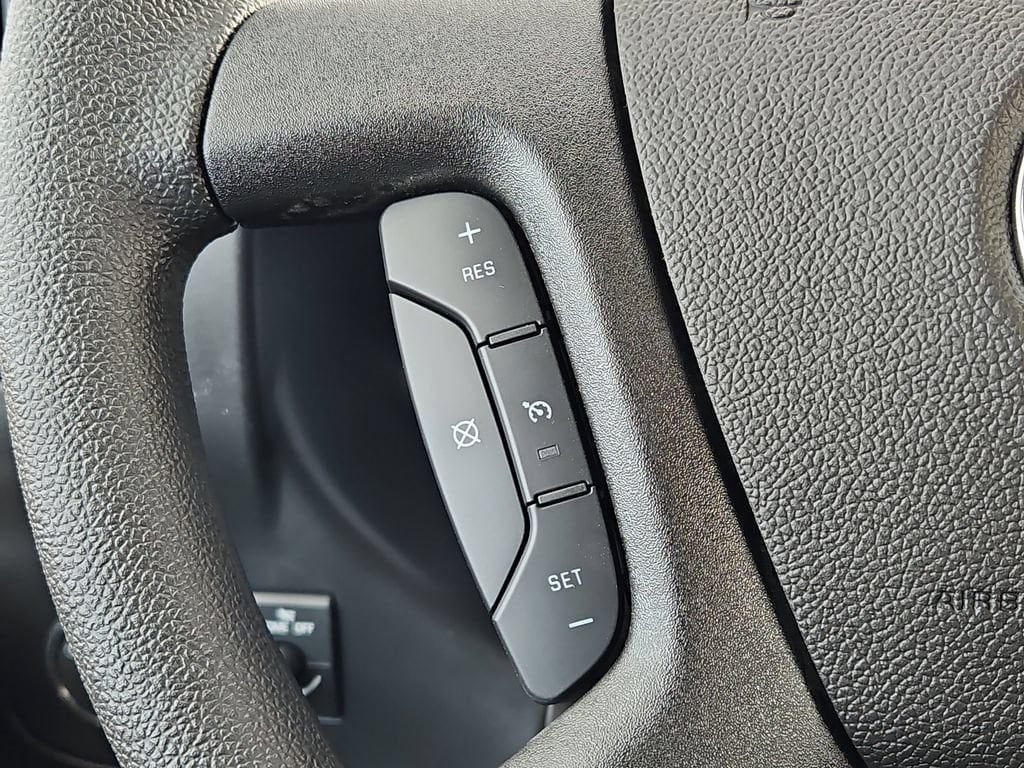 2025 Chevrolet Express Cargo Work Van - Photo 12