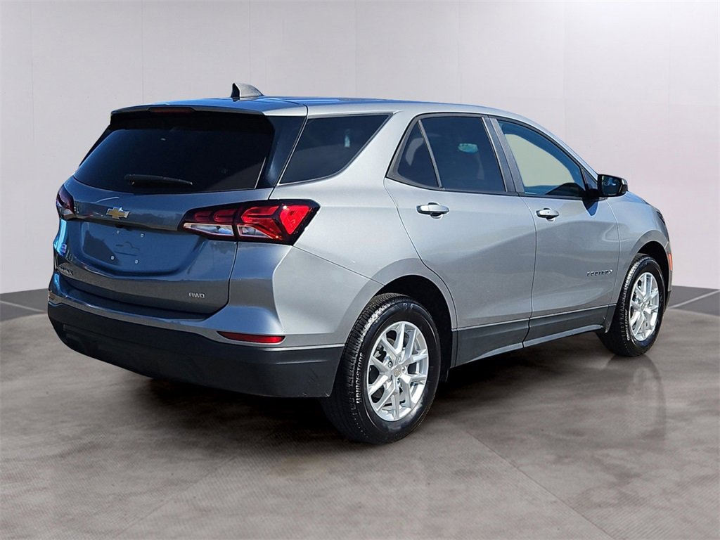 2024 Chevrolet Equinox LS photo 4