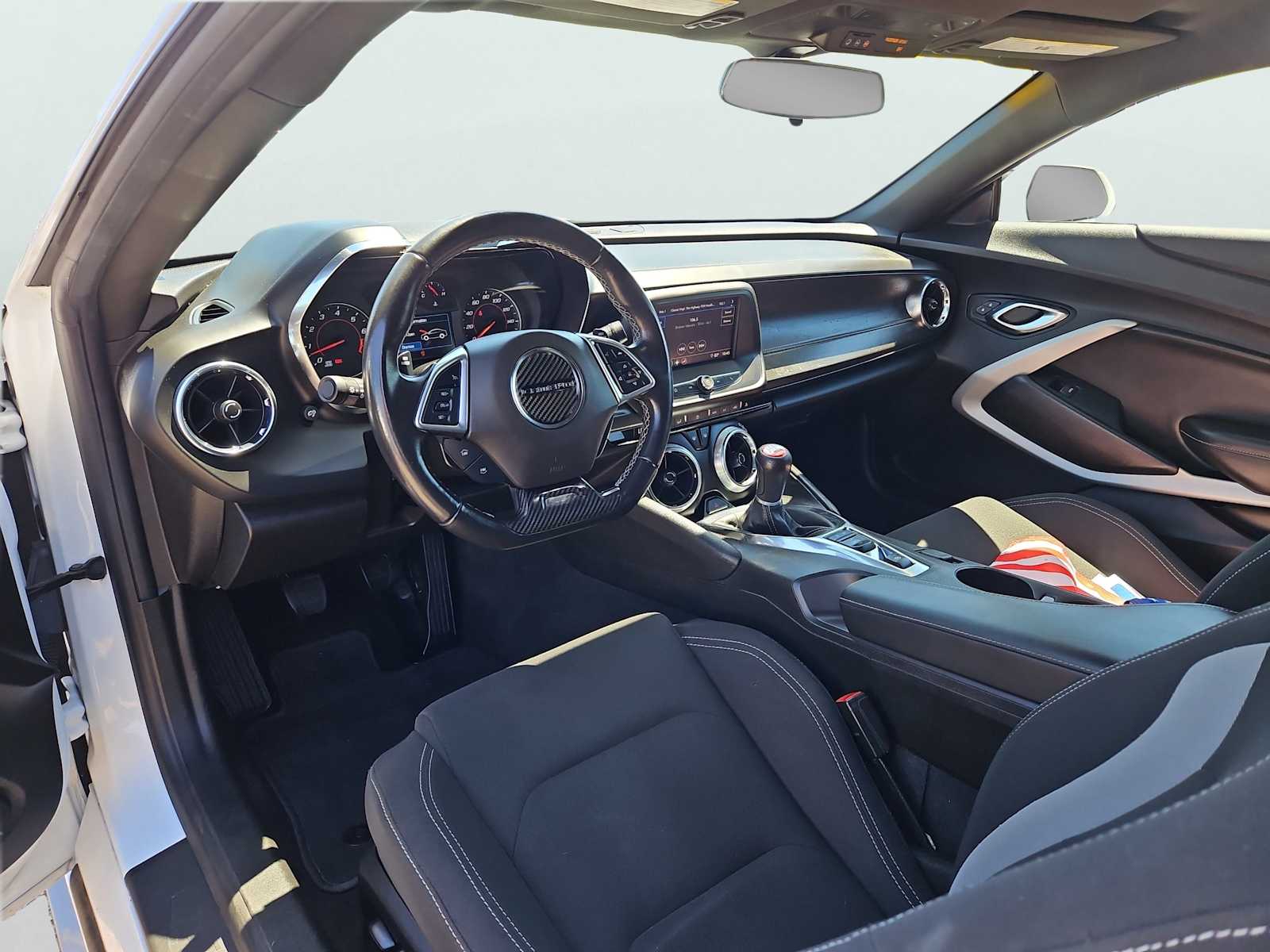 2021 Chevrolet Camaro LT1 - Photo 11