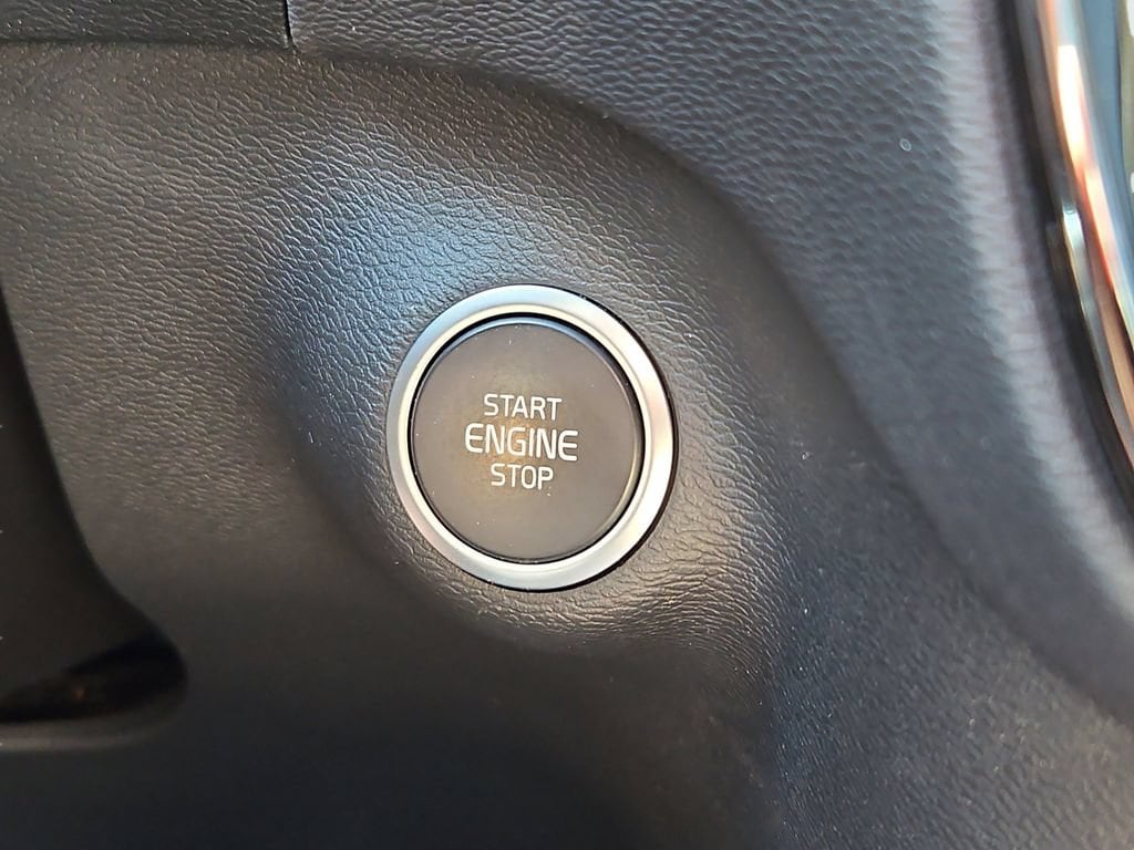 2024 Volvo XC40 Plus - Photo 26