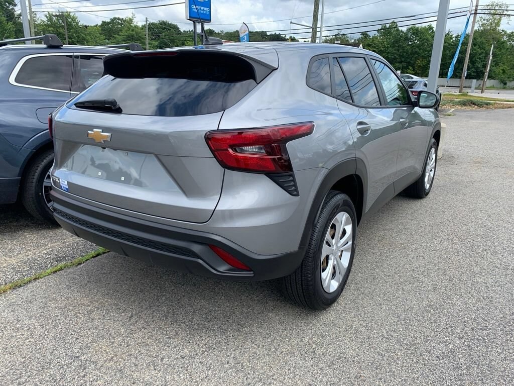 Used 2024 Chevrolet Trax LS SUV