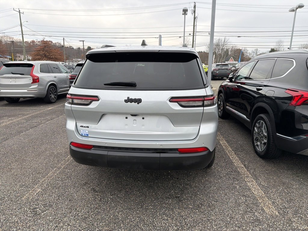2024 Jeep Grand Cherokee Altitude photo 4