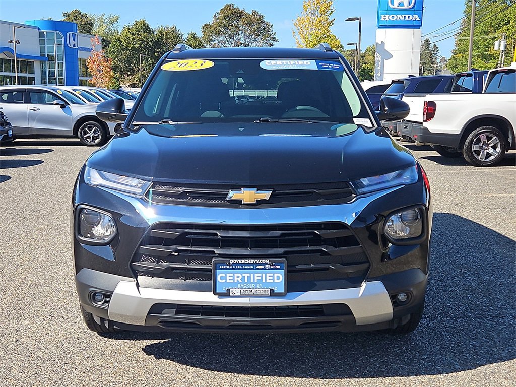 2023 Chevrolet Trailblazer LT photo 2