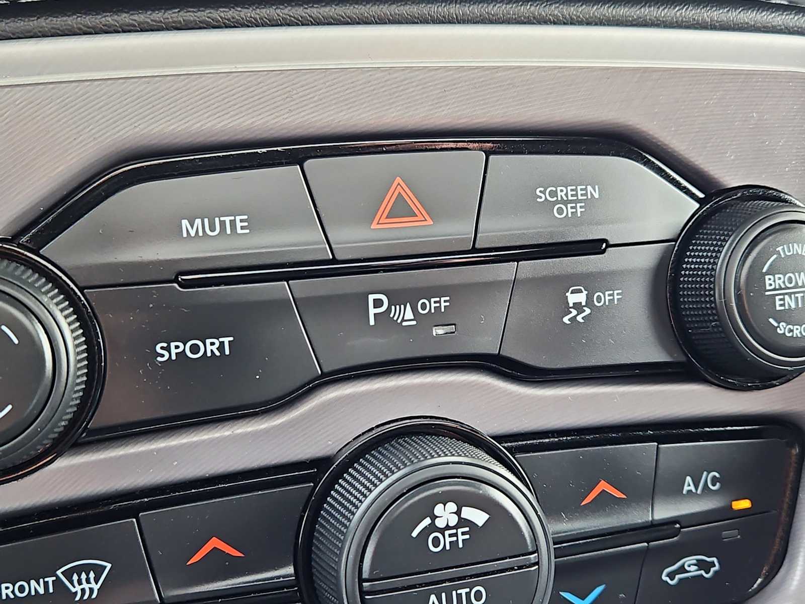 2022 Dodge Challenger R/T - Photo 18