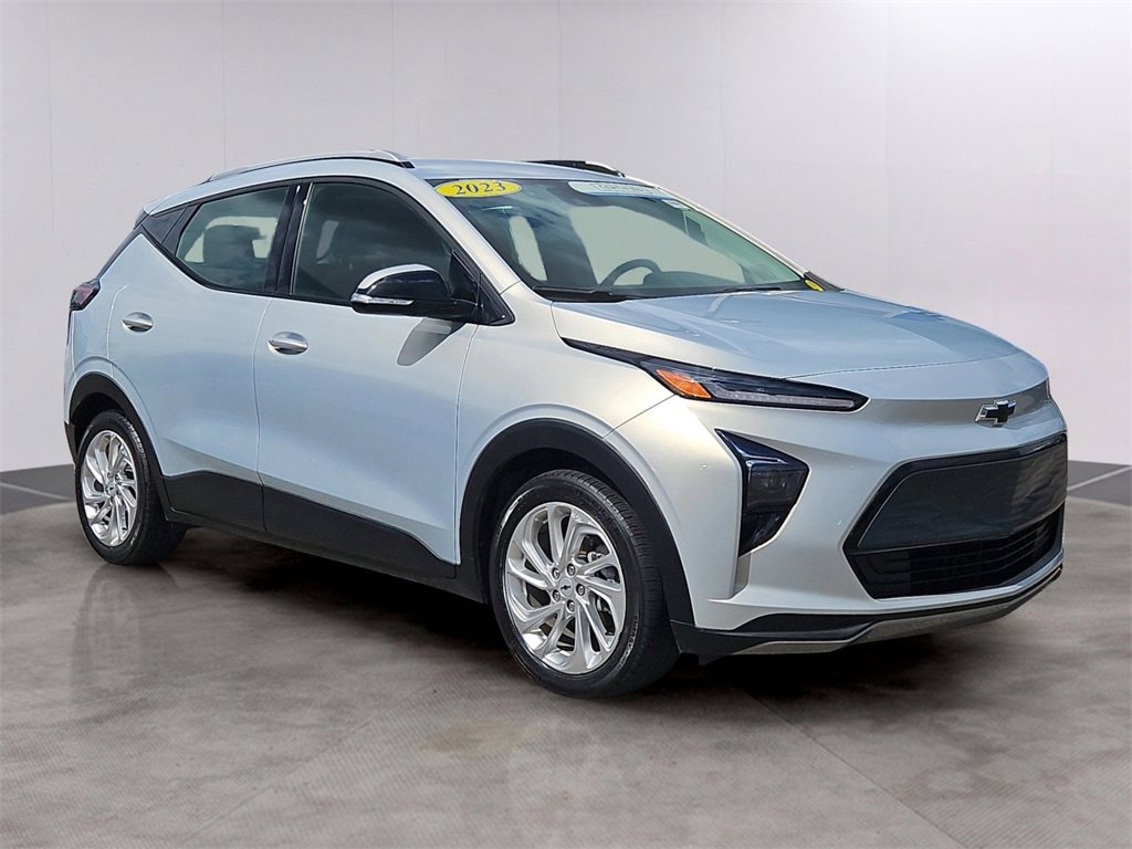 2023 Chevrolet Bolt EUV photo 2