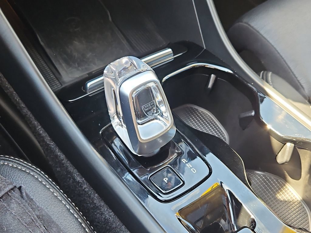 2024 Volvo XC40 Plus - Photo 31