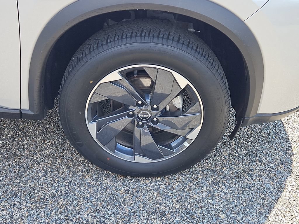 2025 Nissan Rogue SV - Photo 10