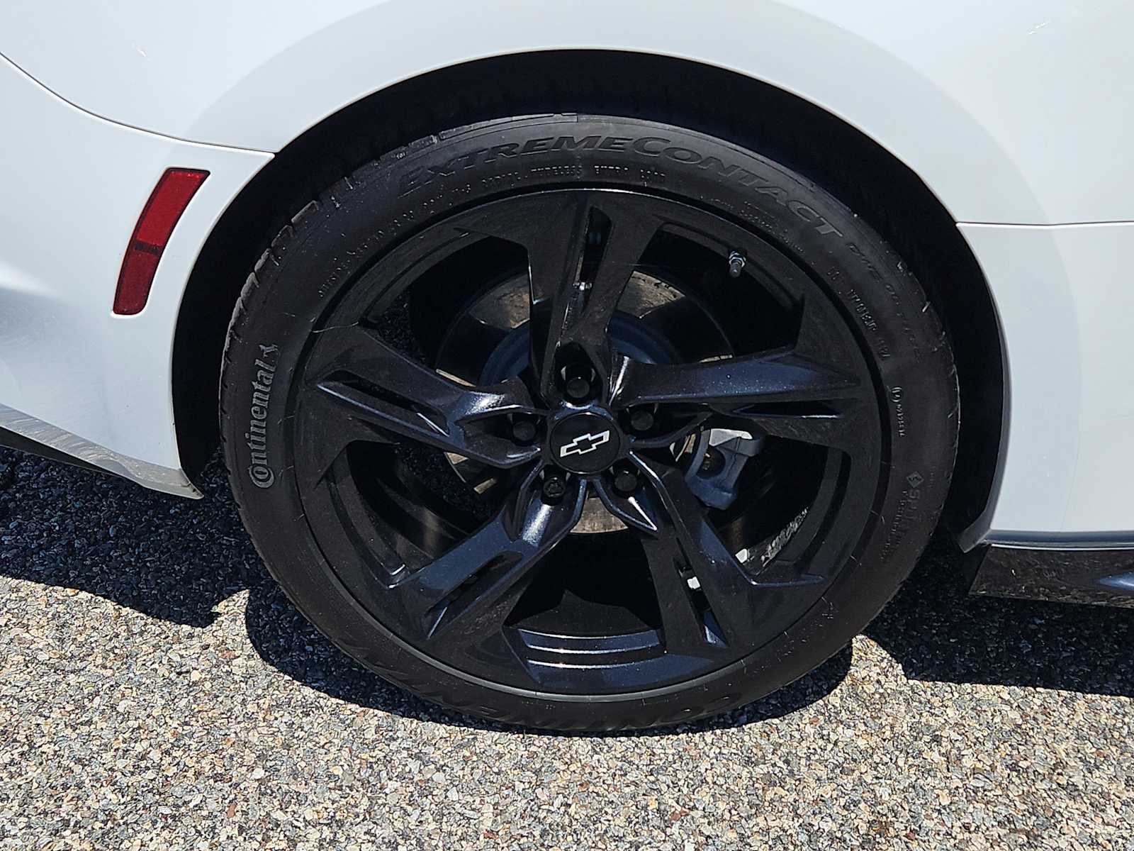2021 Chevrolet Camaro LT1 - Photo 9