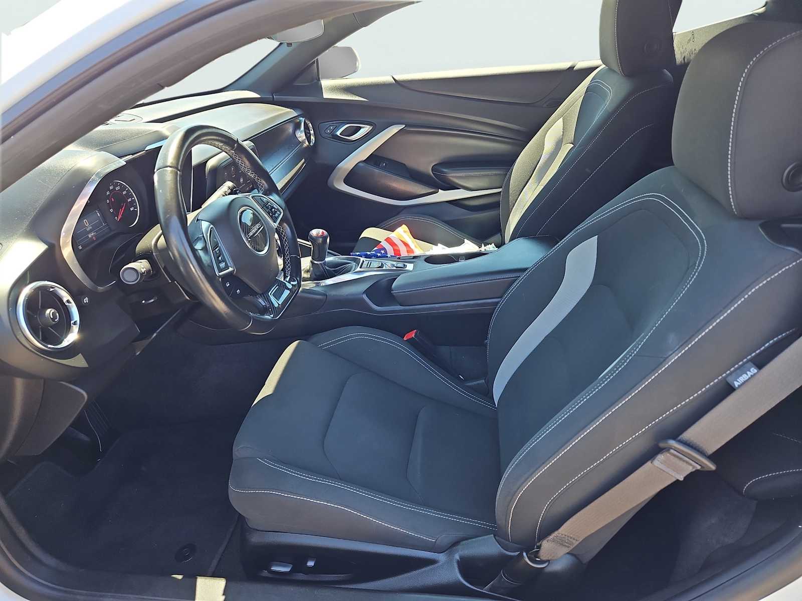 2021 Chevrolet Camaro LT1 - Photo 27