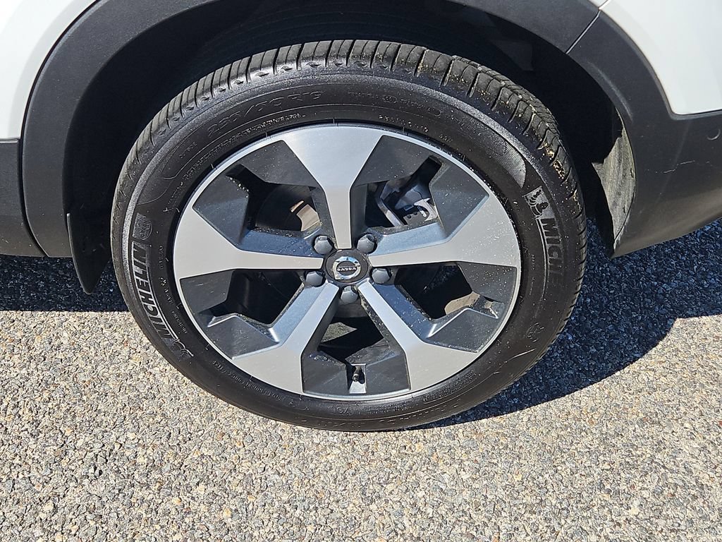 2024 Volvo XC40 Plus - Photo 8