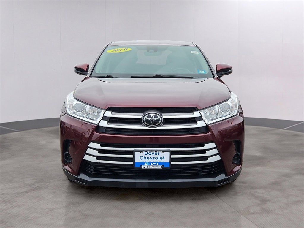 2019 Toyota Highlander LE photo 2