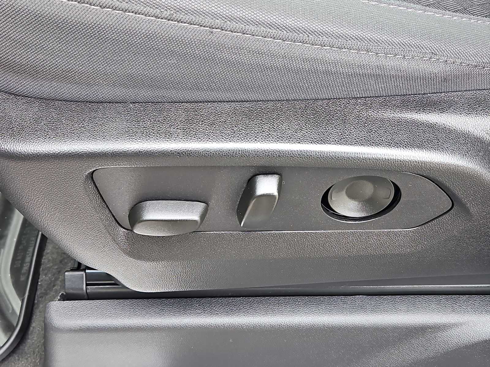 2025 Chevrolet Silverado 1500 LT - Photo 22