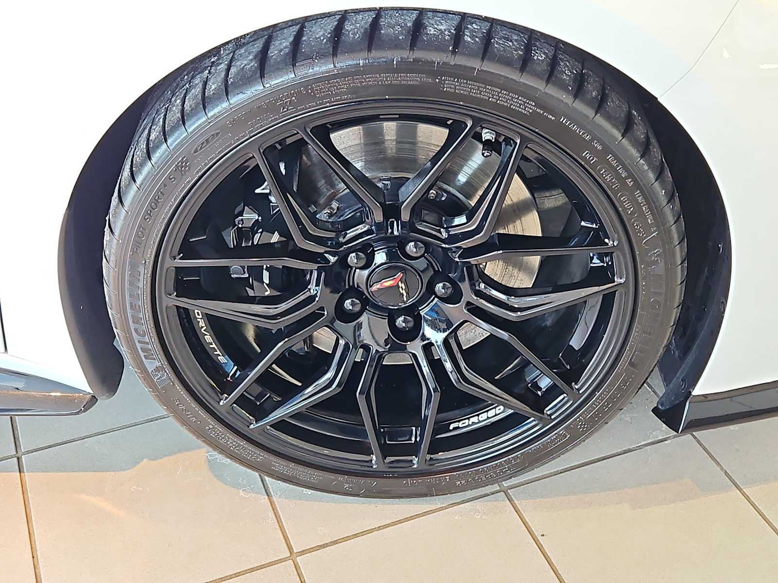 2024 Chevrolet Corvette 2LZ - Photo 10