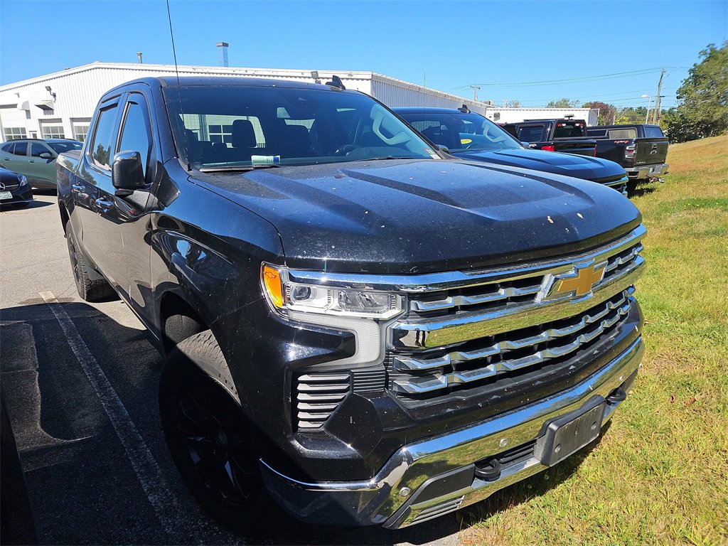 2023 Chevrolet Silverado 1500 LTZ photo 3