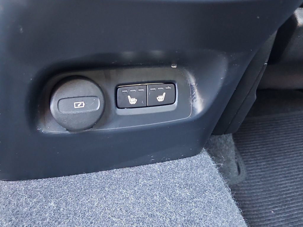 2024 Volvo XC40 Plus - Photo 23
